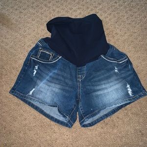 Maternity shorts